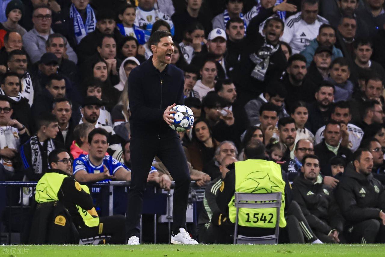 皇马最大的不甘,就是欧冠被曼城逆转的时候,连招呼都不会打