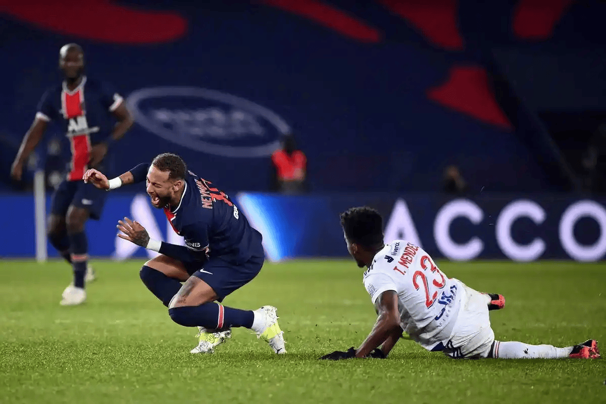 法兰克福主场尊严之战，热刺残阵冲线争出线