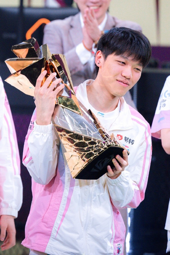 LPL:BLG亮出名为“信念”的剑,向世界宣告LPL正重回先锋